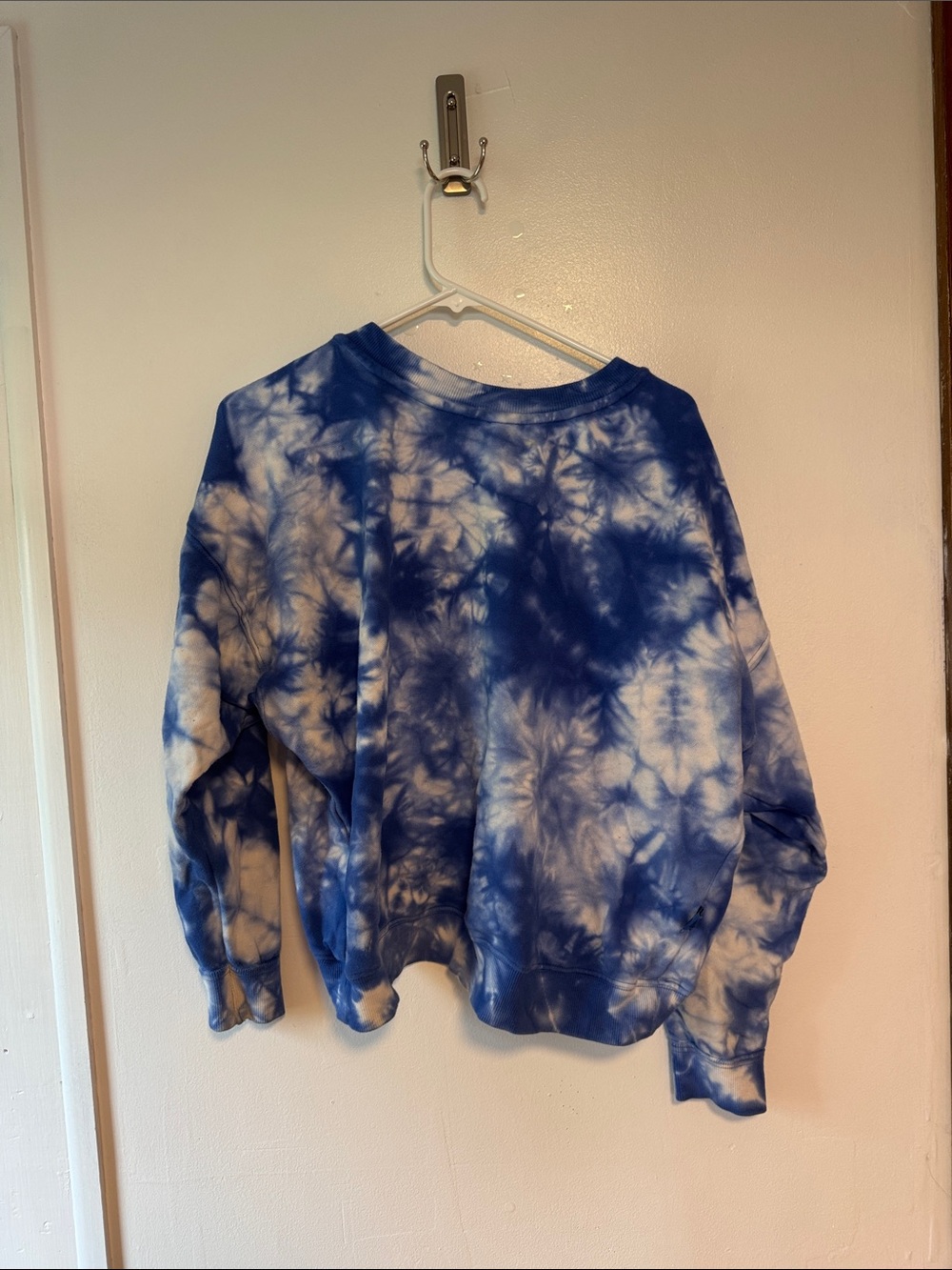JoyLab Off-the-Shoulder Tie-Dye Sweater in Blue and White